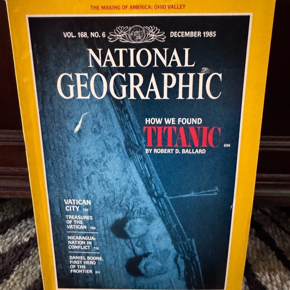 National Geographic: Complete 1985 Issues with Maps - Picture 13 of 13